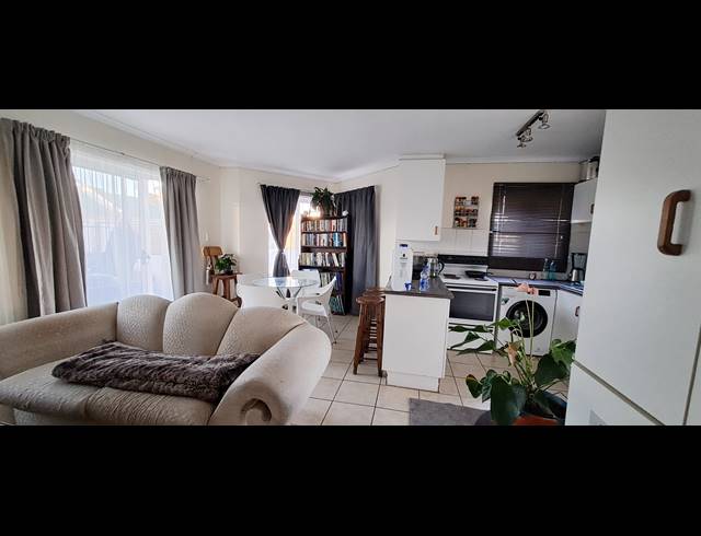 2 BEDROOM TOWNHOUSE TO LET IN LORRAINE